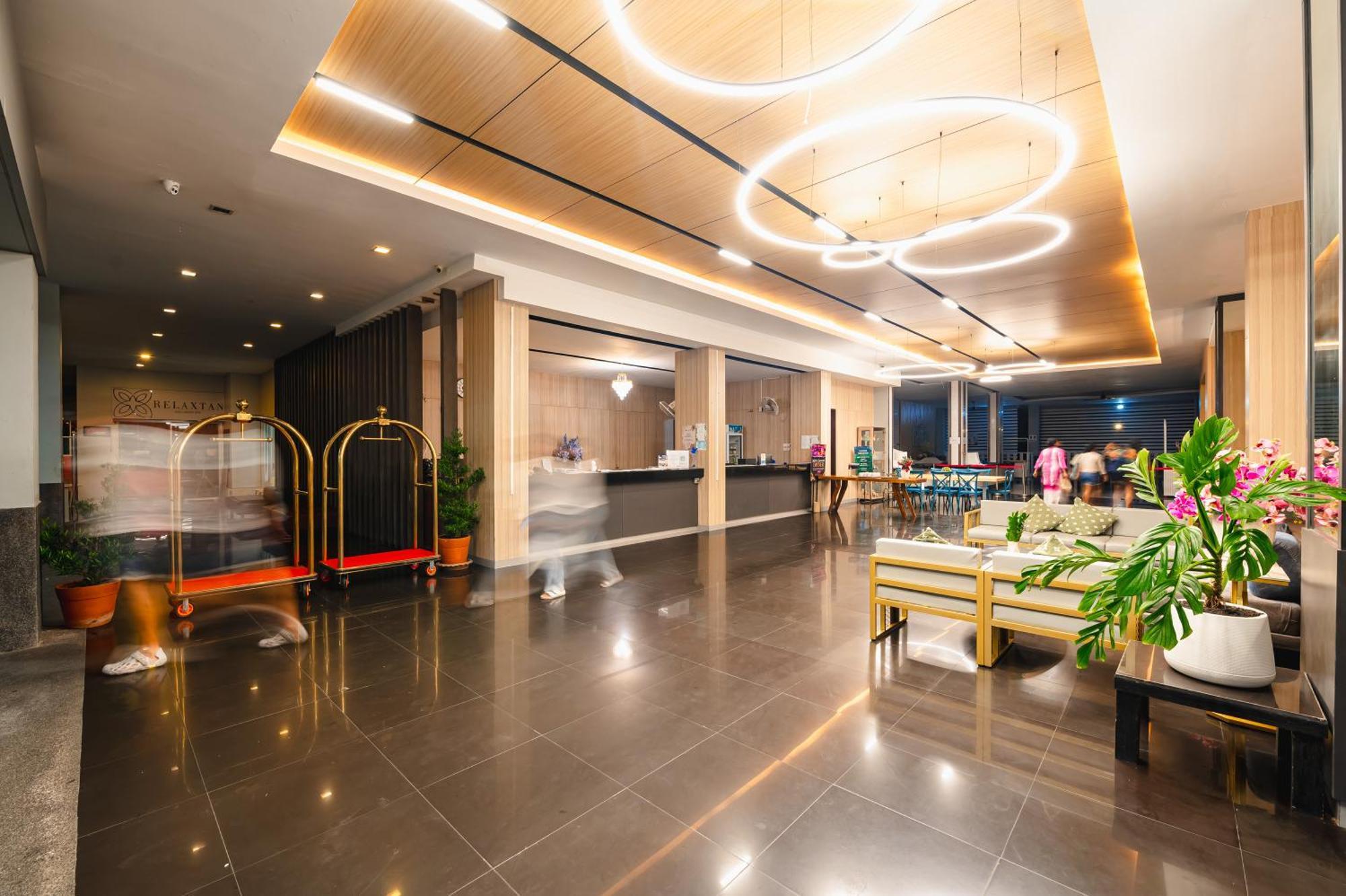 Hotel Casa Del M Phuket - Newly Renovated Patong Esterno foto