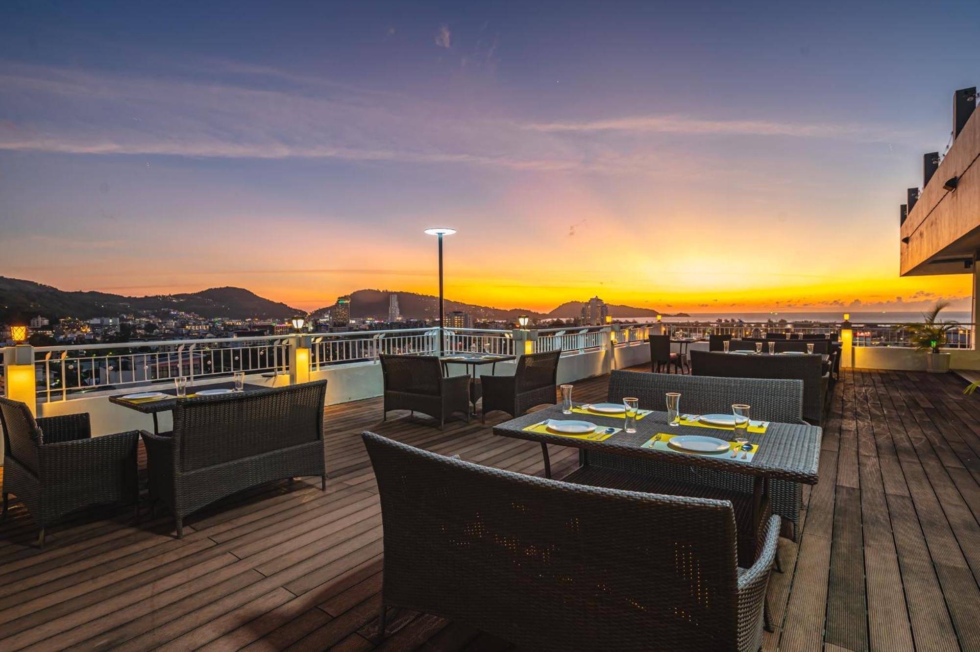 Hotel Casa Del M Phuket - Newly Renovated Patong Esterno foto